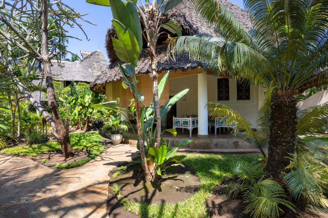 Aestus Villas Resort Diani Beach Exterior photo
