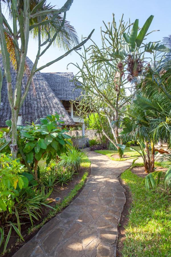 Aestus Villas Resort Diani Beach Exterior photo